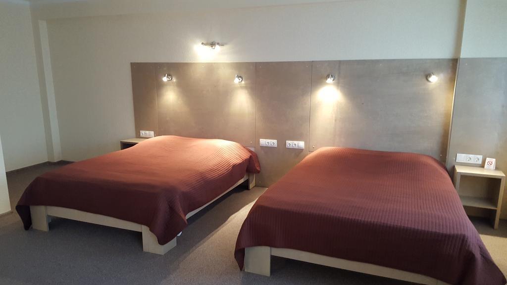 Hotel Gulbene Bagian luar foto