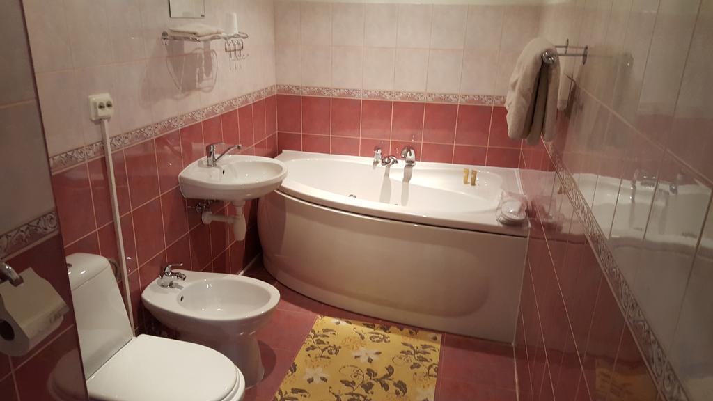 Hotel Gulbene Bagian luar foto