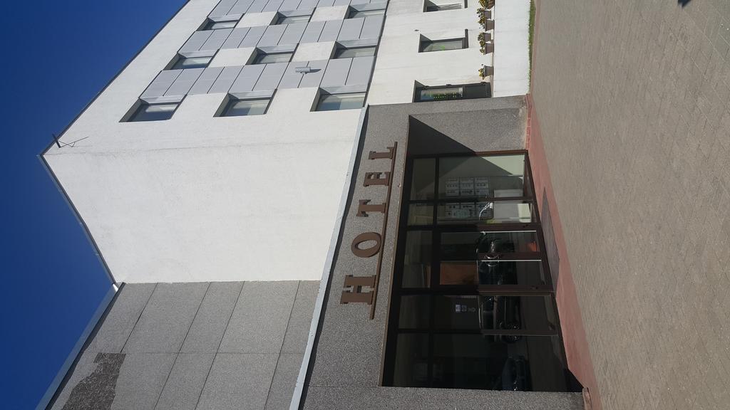 Hotel Gulbene Bagian luar foto