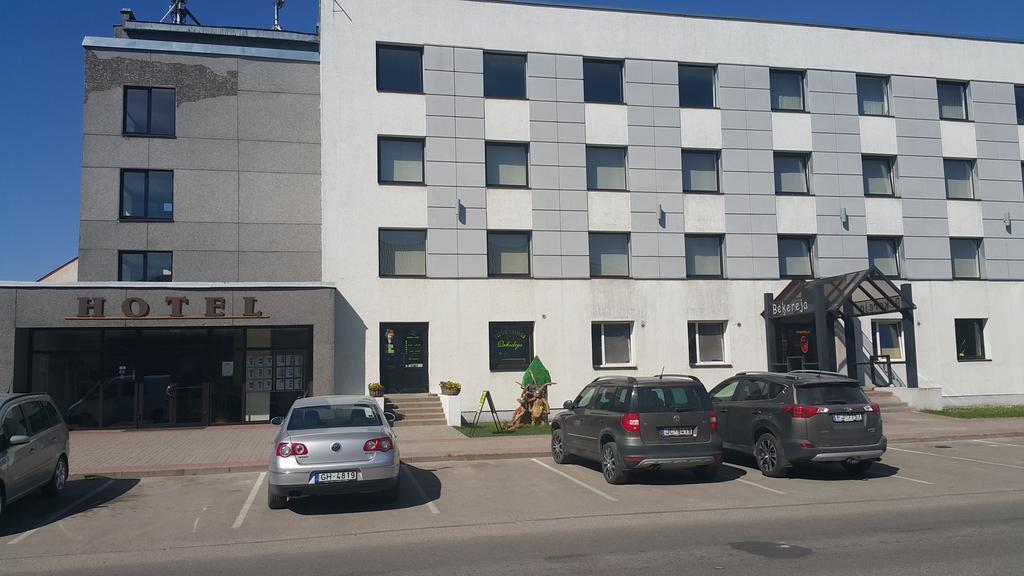 Hotel Gulbene Bagian luar foto
